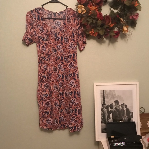 Romantic Floral Midi Dress - Picture 1 of 7